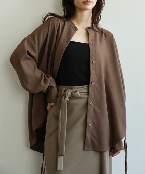 select MOCA Et(セレクトモカエト)の「【Et】Side Shirring Band Collar Shirt(シャツ/ブラウス・レディース・ブラウン/チャコール・FREE)」の2枚目の写真