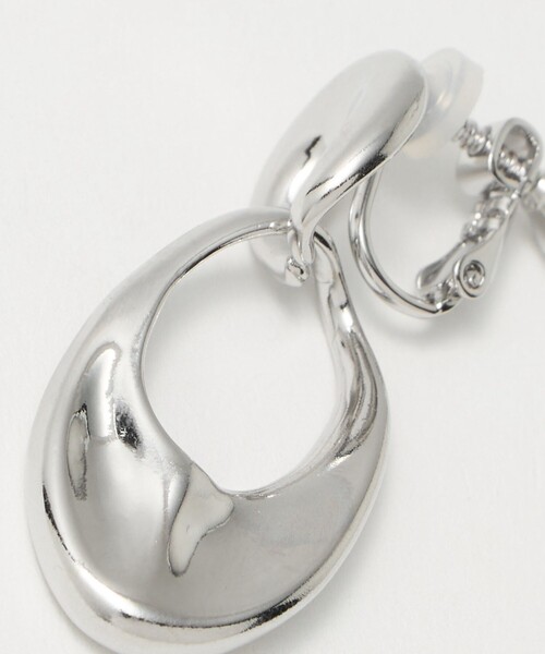green label relaxing（グリーンレーベルリラクシング）の「Wオーバルリング イヤリング（イヤリング・レディース・シルバー/ゴールド・FREE）」の12枚目の写真