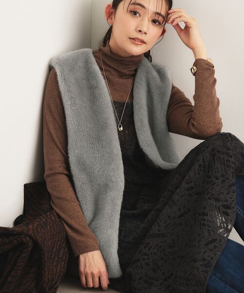 INDIVI（インディヴィ）の「ミンク調フェイクファージレ（ベスト・レディース・ナチュラル/グレー・38/34/13/05/15 ）」の3枚目の写真