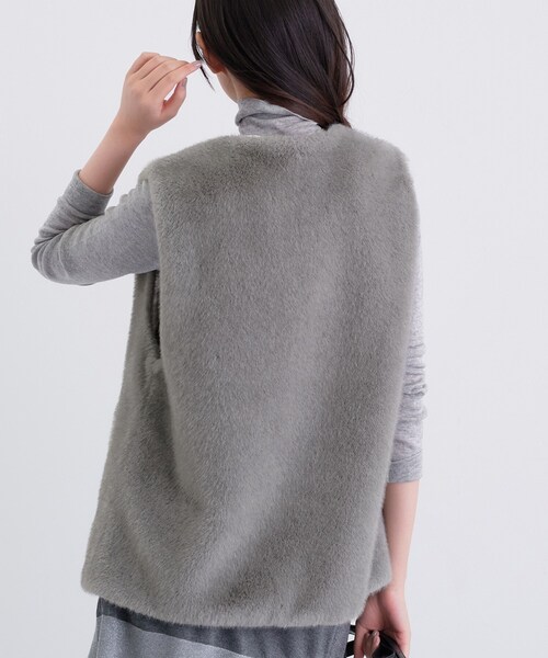 INDIVI（インディヴィ）の「ミンク調フェイクファージレ（ベスト・レディース・ナチュラル/グレー・38/34/13/05/15 ）」の21枚目の写真