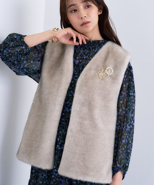 INDIVI（インディヴィ）の「ミンク調フェイクファージレ（ベスト・レディース・ナチュラル/グレー・38/34/13/05/15 ）」の15枚目の写真