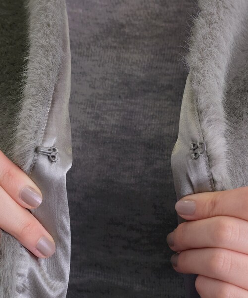 INDIVI（インディヴィ）の「ミンク調フェイクファージレ（ベスト・レディース・ナチュラル/グレー・38/34/13/05/15 ）」の10枚目の写真