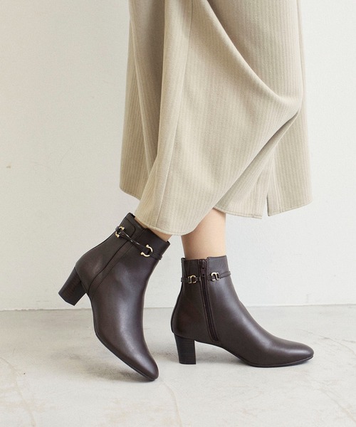 ほぼ新品定価2.7万 リズ ラフィーネ 本革2WAYショートブーツ23.5cm リズ ラフィーネ Riz raffinee ビットデザインベルトショートブーツ