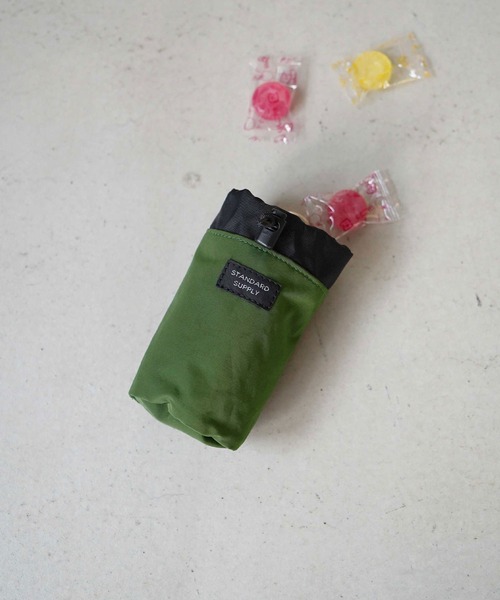 STANDARD SUPPLY(スタンダードサプライ)の「スタンダードサプライ / SIMPLICITY シンプリシティ / DRAW STRING CHARM POUCH ドローストリングチャームポーチ(ポーチ・レディース・モカ/マスタード/ネイビー/ブラック/チャコールグレー/ダークパープル/サンドベージュ/グリーン/ブルー/レッド/グレー/ダークブラウン・FREE)」の7枚目の写真