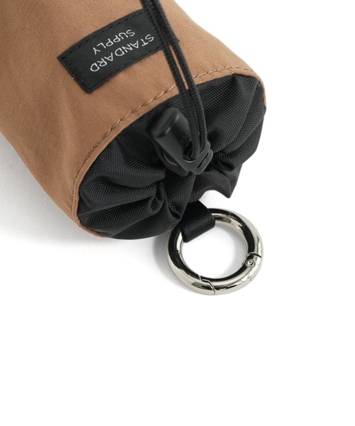 STANDARD SUPPLY(スタンダードサプライ)の「スタンダードサプライ / SIMPLICITY シンプリシティ / DRAW STRING CHARM POUCH ドローストリングチャームポーチ(ポーチ・レディース・モカ/マスタード/ネイビー/ブラック/チャコールグレー/ダークパープル/サンドベージュ/グリーン/ブルー/レッド/グレー/ダークブラウン・FREE)」の20枚目の写真
