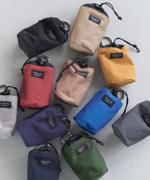 STANDARD SUPPLY(スタンダードサプライ)の「スタンダードサプライ / SIMPLICITY シンプリシティ / DRAW STRING CHARM POUCH ドローストリングチャームポーチ(ポーチ・レディース・モカ/マスタード/ネイビー/ブラック/チャコールグレー/ダークパープル/サンドベージュ/グリーン/ブルー/レッド/グレー/ダークブラウン・FREE)」の13枚目の写真