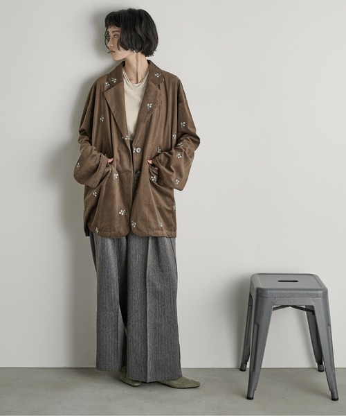 THE YOn（ザヨン）の「フラワーエンブロイダリーベロアジャケット