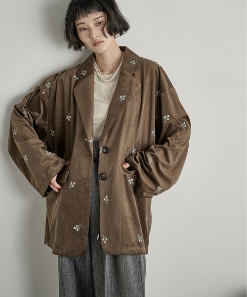 THE YOn（ザヨン）の「フラワーエンブロイダリーベロアジャケット（テーラードジャケット・レディース・ブラウン/ブラック・FREE）」の5枚目の写真