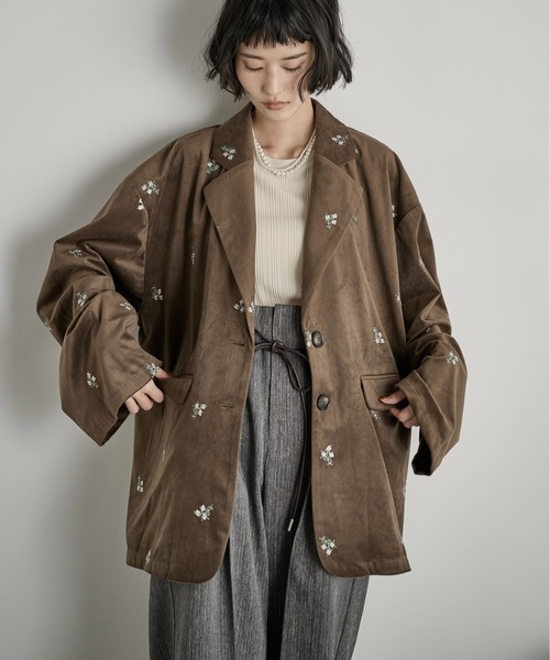 フラワーエンブロイダリーベロアジャケット（テーラード