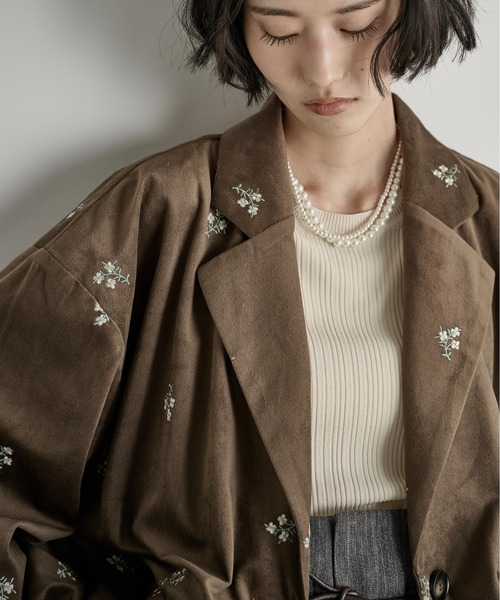 THE YOn（ザヨン）の「フラワーエンブロイダリーベロアジャケット