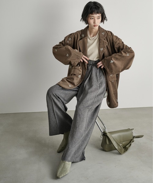 THE YOn（ザヨン）の「フラワーエンブロイダリーベロアジャケット