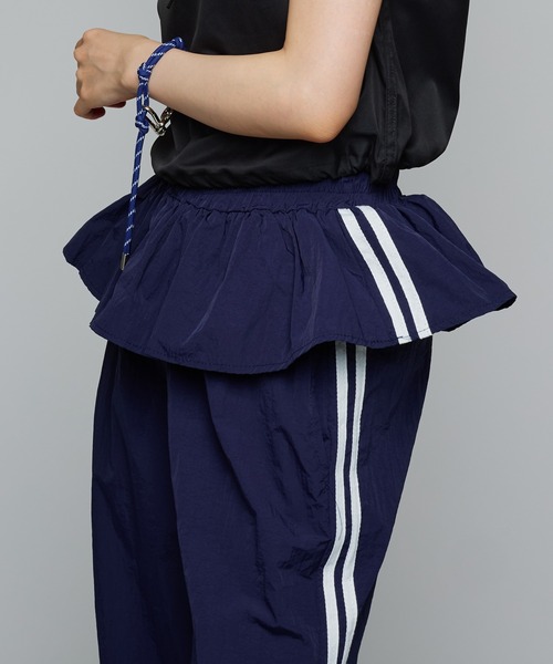 Narcissus(ナルシス)の「フリルトラックラインパンツ/ストリートパンツ/ラインパンツ《動画あり》(その他パンツ・レディース・ネイビー/ボルドー・FREE)」の7枚目の写真