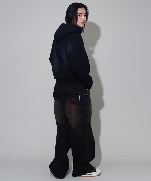 SEQUENZ（シークエンズ）の「【SEQUENZ/シークエンズ】logo Zip-up short hoodie/別注 ショート丈ジップアップ　ロゴパーカー（パーカー・メンズ・ブラック/ダークブラウン/ダークネイビー/ピンク・S/M/L）」の20枚目の写真