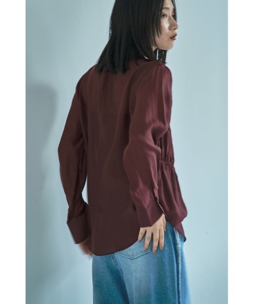 marjour(マージュール)の「SHIRRING TIE BLOUSE(シャツ/ブラウス・レディース・チャコールグレー/ダークパープル・M)」の9枚目の写真