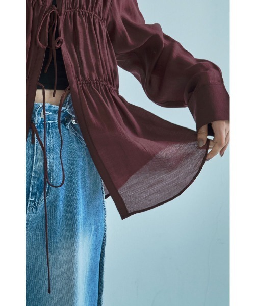 marjour(マージュール)の「SHIRRING TIE BLOUSE(シャツ/ブラウス・レディース・チャコールグレー/ダークパープル・M)」の13枚目の写真