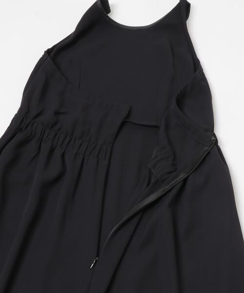 URBAN RESEARCH(アーバンリサーチ)の「ホルターネックキャミワンピース(ワンピース・レディース・チャコールグレー/ブラック・FREE)」の22枚目の写真