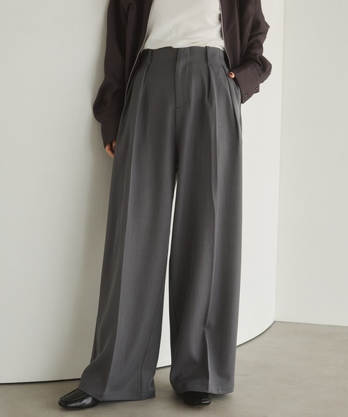 hunch(ハンチ)の「ポリツイル タックパンツ(その他パンツ・レディース・ブラック/グレー/カーキブラウン・FREE)」の1枚目の写真