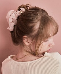 Cherir Mignon(シェリルミニョン)の【Cherir Mignon】ハートチャーム付きギャザーシフォンヘアクリップ(バレッタ/ヘアクリップ)