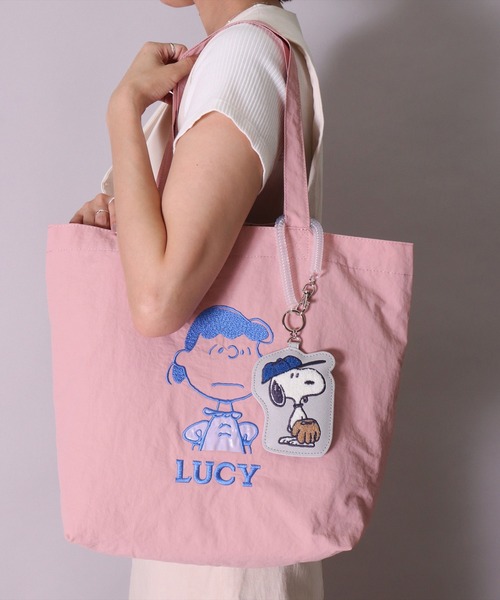 PEANUTS(ピーナッツ)の「(ACT)【PEANUTS】サガラ刺繍 フェイクレザー ダイカット パスケース(パスケース・レディース・ダークベージュ/サックスブルー/オフホワイト/グレー・ONE SIZE)」の7枚目の写真