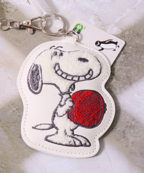 PEANUTS(ピーナッツ)の「(ACT)【PEANUTS】サガラ刺繍 フェイクレザー ダイカット パスケース(パスケース・レディース・ダークベージュ/サックスブルー/オフホワイト/グレー・ONE SIZE)」の13枚目の写真