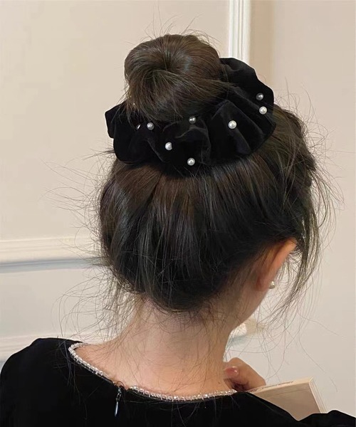 IRADOWL（アイラドール）の「パール×ベロアシュシュ（シュシュ・レディース・レッド/ブラウン/ブラック・FREE）」の9枚目の写真