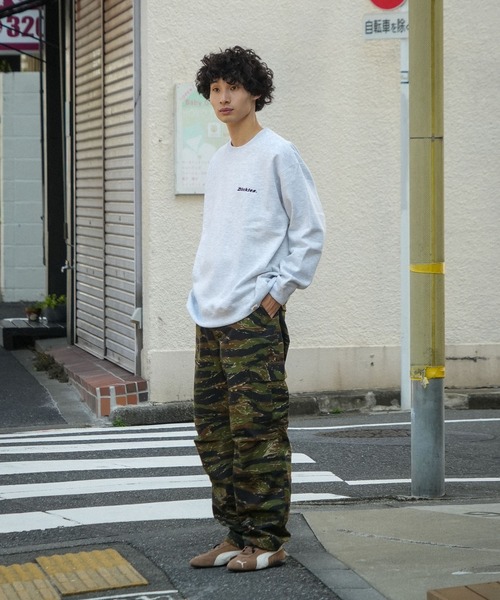 Dickies(ディッキーズ)の「【DICKIES/ディッキーズ】裏起毛 バック刺繍 スウェットトレーナー(スウェット・メンズ・ブラック系その他2/ブルー系その他2/グレー系その他/ブラック系その他・X-LARGE/MEDIUM/LARGE)」の21枚目の写真