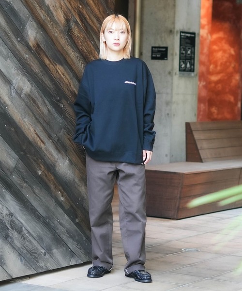 Dickies(ディッキーズ)の「【DICKIES/ディッキーズ】裏起毛 バック刺繍 スウェットトレーナー(スウェット・メンズ・ブラック系その他2/ブルー系その他2/グレー系その他/ブラック系その他・X-LARGE/MEDIUM/LARGE)」の5枚目の写真