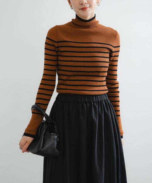 URBAN RESEARCH（アーバンリサーチ）の「『UR TECH』ハイネックリブニット（ニット/セーター・レディース・ブラック/ホワイト系その他/ブラウン系その他/オフホワイト・FREE）」の4枚目の写真