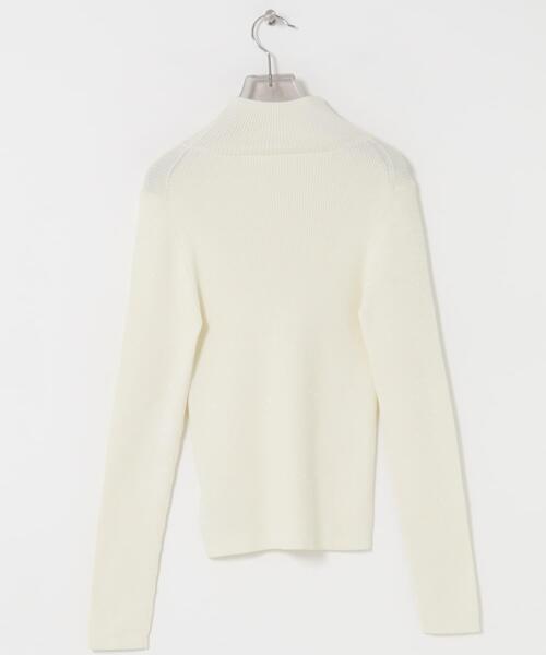 URBAN RESEARCH（アーバンリサーチ）の「『UR TECH』ハイネックリブニット（ニット/セーター・レディース・ブラック/ホワイト系その他/ブラウン系その他/オフホワイト・FREE）」の14枚目の写真
