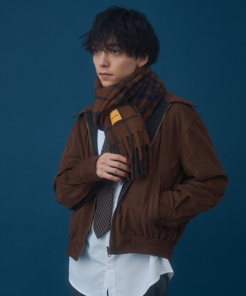 Zooodle(ズードル)の「Checkered Scarf - チェックスカーフマフラー -(マフラー・メンズ・ブラウン/ブルー・FREE)」の11枚目の写真