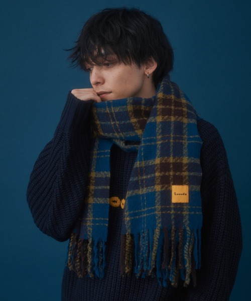 Zooodle(ズードル)の「Checkered Scarf - チェックスカーフマフラー -(マフラー・メンズ・ブラウン/ブルー・FREE)」の22枚目の写真