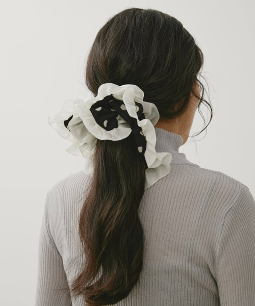 Libra Cue（リブラ キュー）の「ドットスクエアシュシュ（シュシュ・レディース・アイボリー/ブラック・FREE）」の2枚目の写真