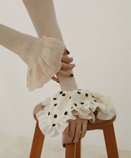 Libra Cue（リブラ キュー）の「ドットスクエアシュシュ（シュシュ・レディース・アイボリー/ブラック・FREE）」の6枚目の写真