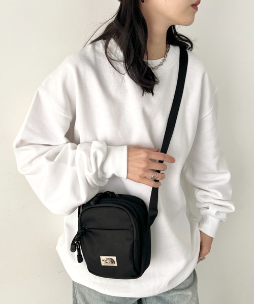 THE NORTH FACE(ザノースフェイス)の「THE NORTH FACE(ザ・ノースフェイス)/長さ調整可能 軽量 ワンポイント ショルダー クロス ミニバッグ/STANDARD CROSS BAG S(ショルダーバッグ・レディース・クリーム/ブラック/ブラウン/レッド・FREE)」の19枚目の写真