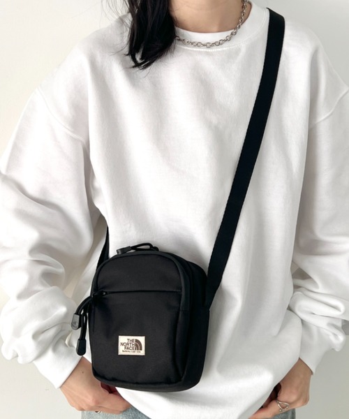THE NORTH FACE(ザノースフェイス)の「THE NORTH FACE(ザ・ノースフェイス)/長さ調整可能 軽量 ワンポイント ショルダー クロス ミニバッグ/STANDARD CROSS BAG S(ショルダーバッグ・レディース・クリーム/ブラック/ブラウン/レッド・FREE)」の18枚目の写真