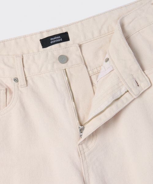 MUSINSA STANDARD(ムシンサスタンダード)の「ストレートデニムパンツ【クリーム】(デニムパンツ・メンズ・その他・29/30/31/33/26/27/28/40/38/42/36/34/32)」の5枚目の写真