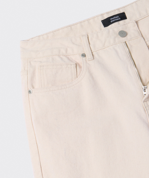 MUSINSA STANDARD(ムシンサスタンダード)の「ストレートデニムパンツ【クリーム】(デニムパンツ・メンズ・その他・29/30/31/33/26/27/28/40/38/42/36/34/32)」の6枚目の写真