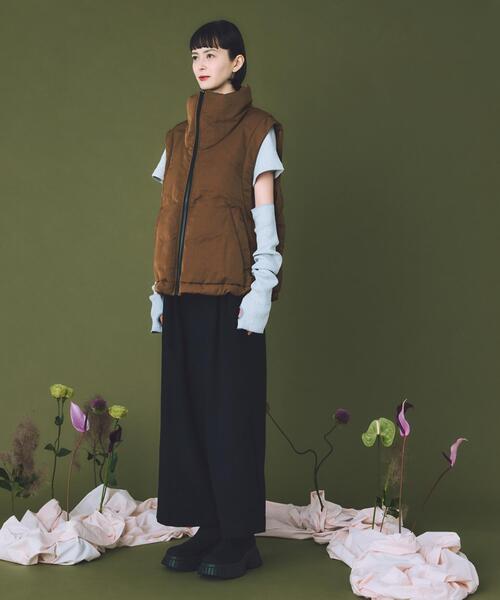 THE GOODLAND MARKET（ザグッドランドマーケット）の「cwtch　HIGHNECK VEST（ダウンベスト・レディース・ブラック/ベージュ・FREE）」の5枚目の写真