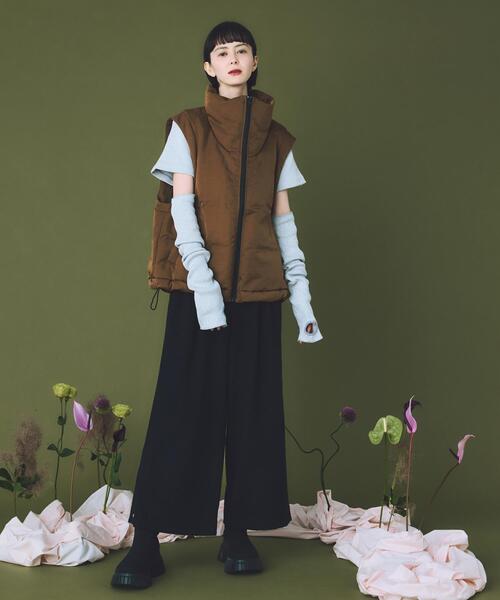 THE GOODLAND MARKET（ザグッドランドマーケット）の「cwtch　HIGHNECK VEST（ダウンベスト・レディース・ブラック/ベージュ・FREE）」の6枚目の写真