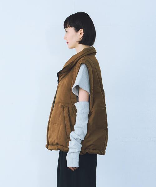 THE GOODLAND MARKET（ザグッドランドマーケット）の「cwtch　HIGHNECK VEST（ダウンベスト・レディース・ブラック/ベージュ・FREE）」の8枚目の写真