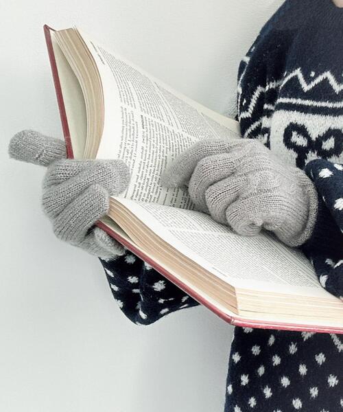 WEGO(ウィゴー)の「WEGO/ケーブル編みニットグローブ(手袋・レディース・サックスブルー/ライトピンク/ブラック/オフホワイト/グレー/レッド・FREE)」の4枚目の写真