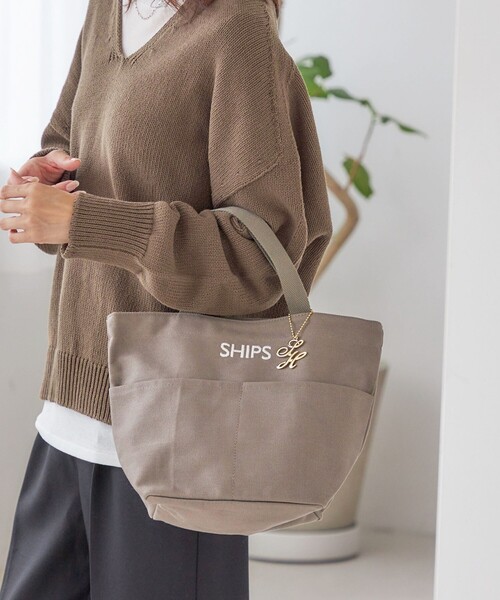 SHIPS（シップス）の「チャーム付き ポケット トート バッグ（トートバッグ・レディース・グレー/ブラック/ダークグレー・ONE SIZE）」の6枚目の写真