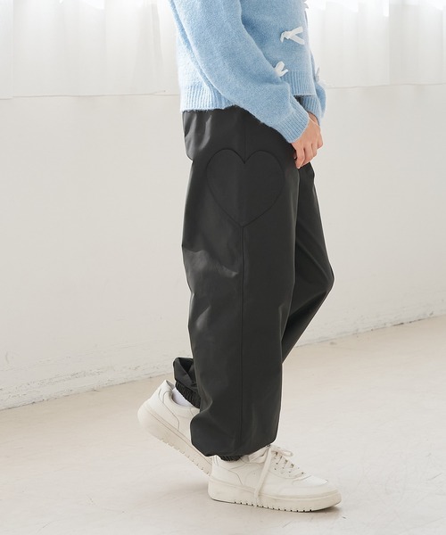 coca(coca)(コカ)の「キッズ サイドハートポケットジョガーパンツ(スウェットパンツ・キッズ・ピンク/チャコール・120/130/140/150)」の7枚目の写真