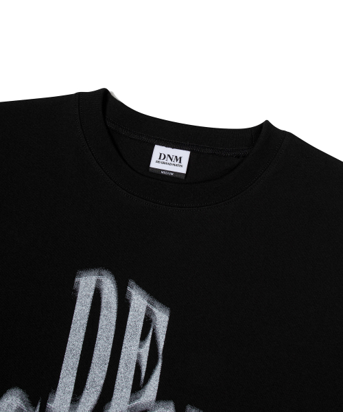 DE GRAND MATIN(ディグランドマーティン)の「BLURRY LOGO TEE_BLACK(Tシャツ/カットソー・レディース・その他・LARGE/MEDIUM)」の4枚目の写真