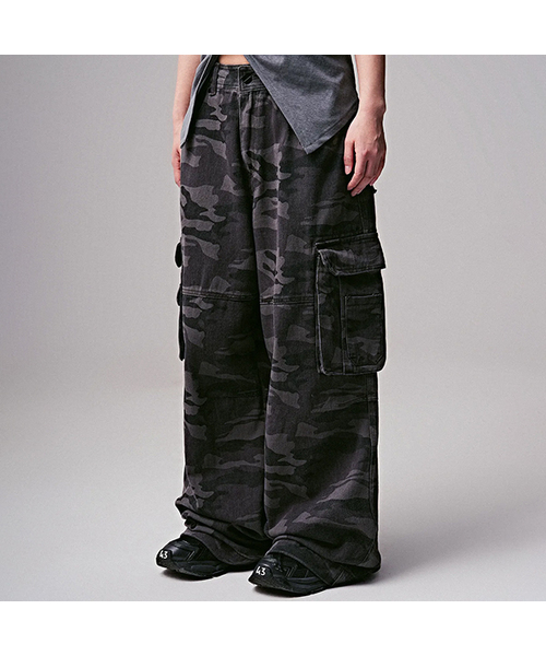 ZENDUST(ジェンダスト)の「Army Wide Cargo Pants BLACK CAMO(その他パンツ・レディース・ブラック・X-SMALL/SMALL/MEDIUM/LARGE/X-LARGE)」の1枚目の写真