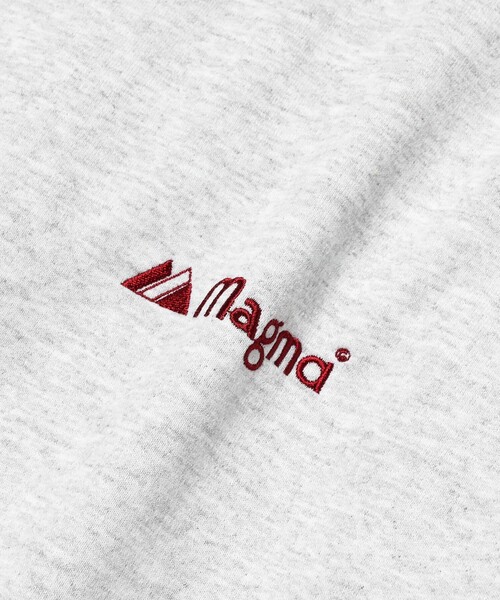 TOKYO CULTUART by BEAMS（トウキョウカルチャートバイビームス）の「magma / Lgo sweat shirt（スウェット・レディース・ライトグレー/ネイビー・LARGE/MEDIUM/X-LARGE）」の5枚目の写真