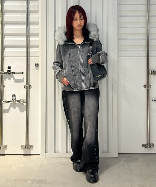 JOINT WORKS（ジョイントワークス）の「ウォッシュ加工 ファー ジップパーカー / Washed Faux Fur Zip Hoodie（ブルゾン・レディース・ブラック/ライトグレー・FREE）」の4枚目の写真
