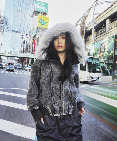 JOINT WORKS（ジョイントワークス）の「ウォッシュ加工 ファー ジップパーカー / Washed Faux Fur Zip Hoodie（ブルゾン・レディース・ブラック/ライトグレー・FREE）」の5枚目の写真