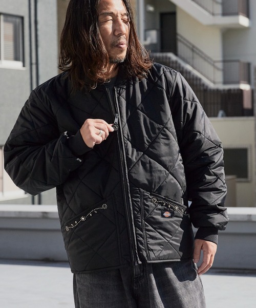HTC(エイチティーシー)の「HTC/エイチティーシー DICKIES DIAMOND QUILT JACKET 花柄スタッズ ダイヤモンドキルト ジャケット(ブルゾン・メンズ・ブラック・M/L)」の13枚目の写真