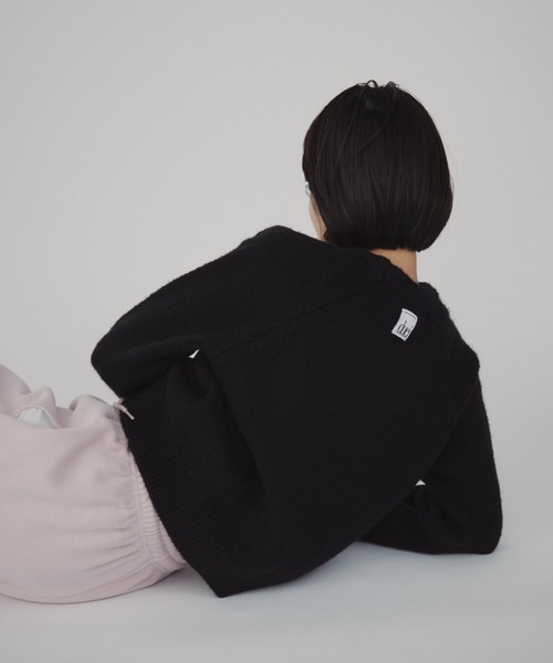 duei(デュイ)の「ベーシックカラークルーネックニット(ニット/セーター・レディース・ブラック/ライトピンク/ライトブルー/イエロー・FREE)」の2枚目の写真